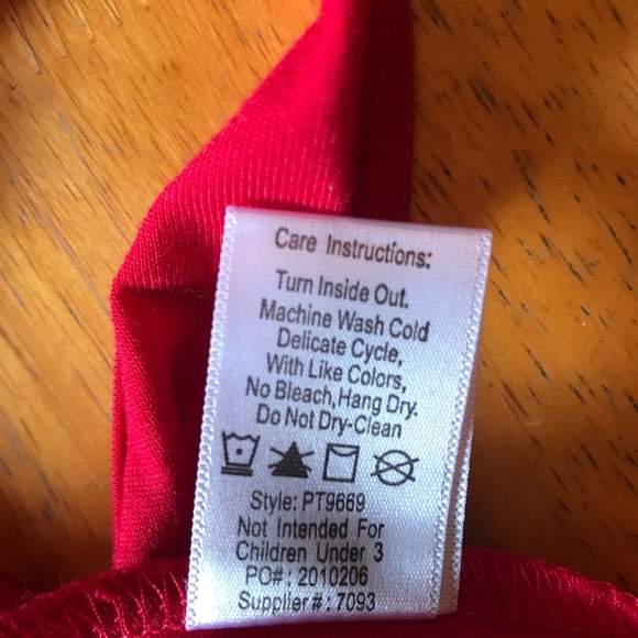 Red Top, open back - Picture 6 of 7